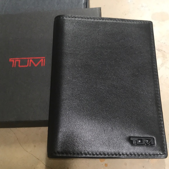 Tumi Other - 🔥host pick: Tumi passport wallet